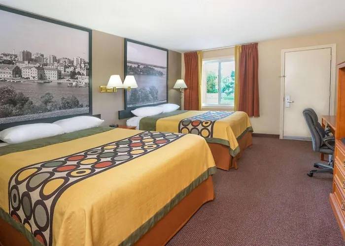 Super 8 By Wyndham Kingston