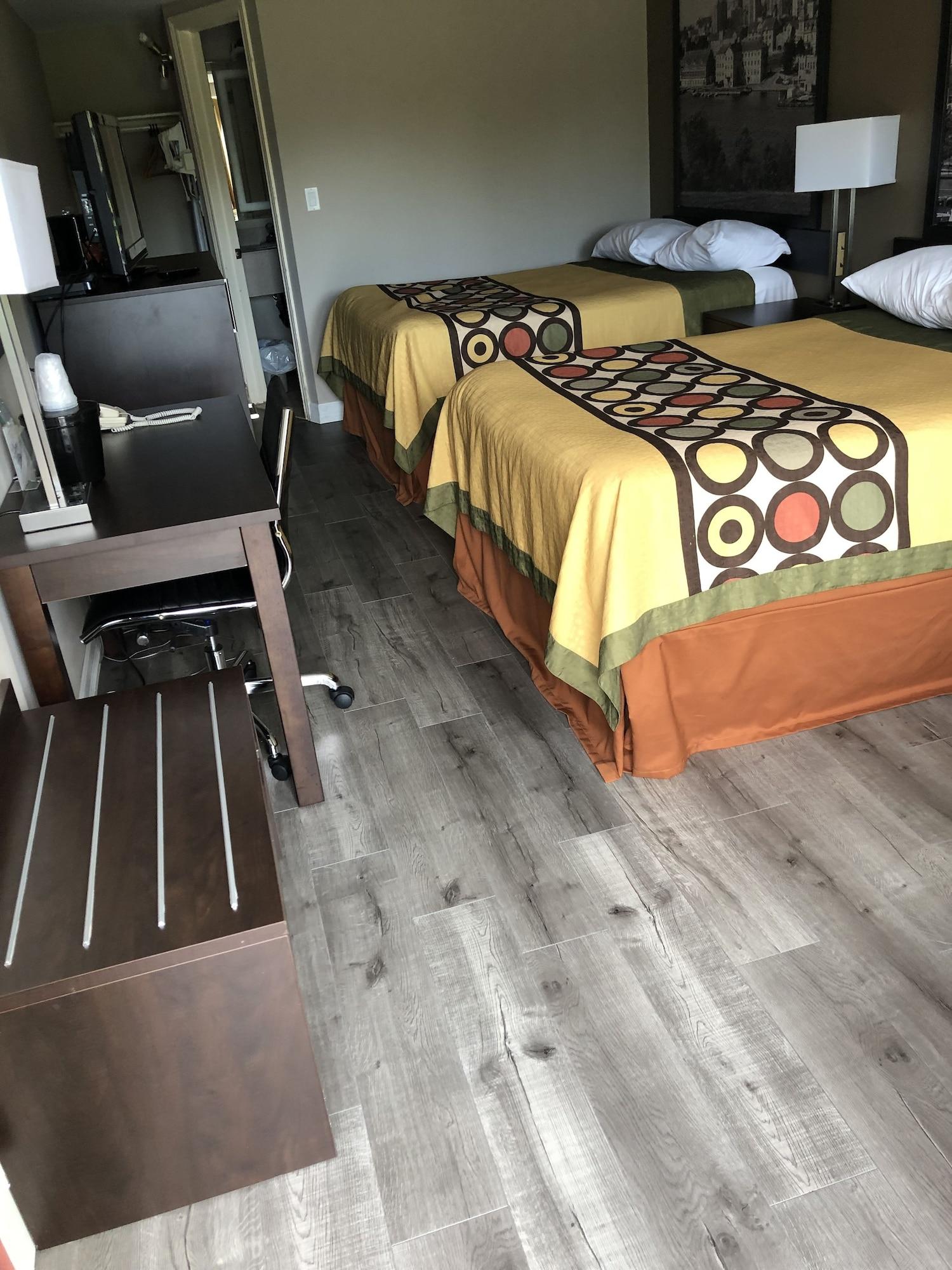Super 8 By Wyndham Hotel 2*