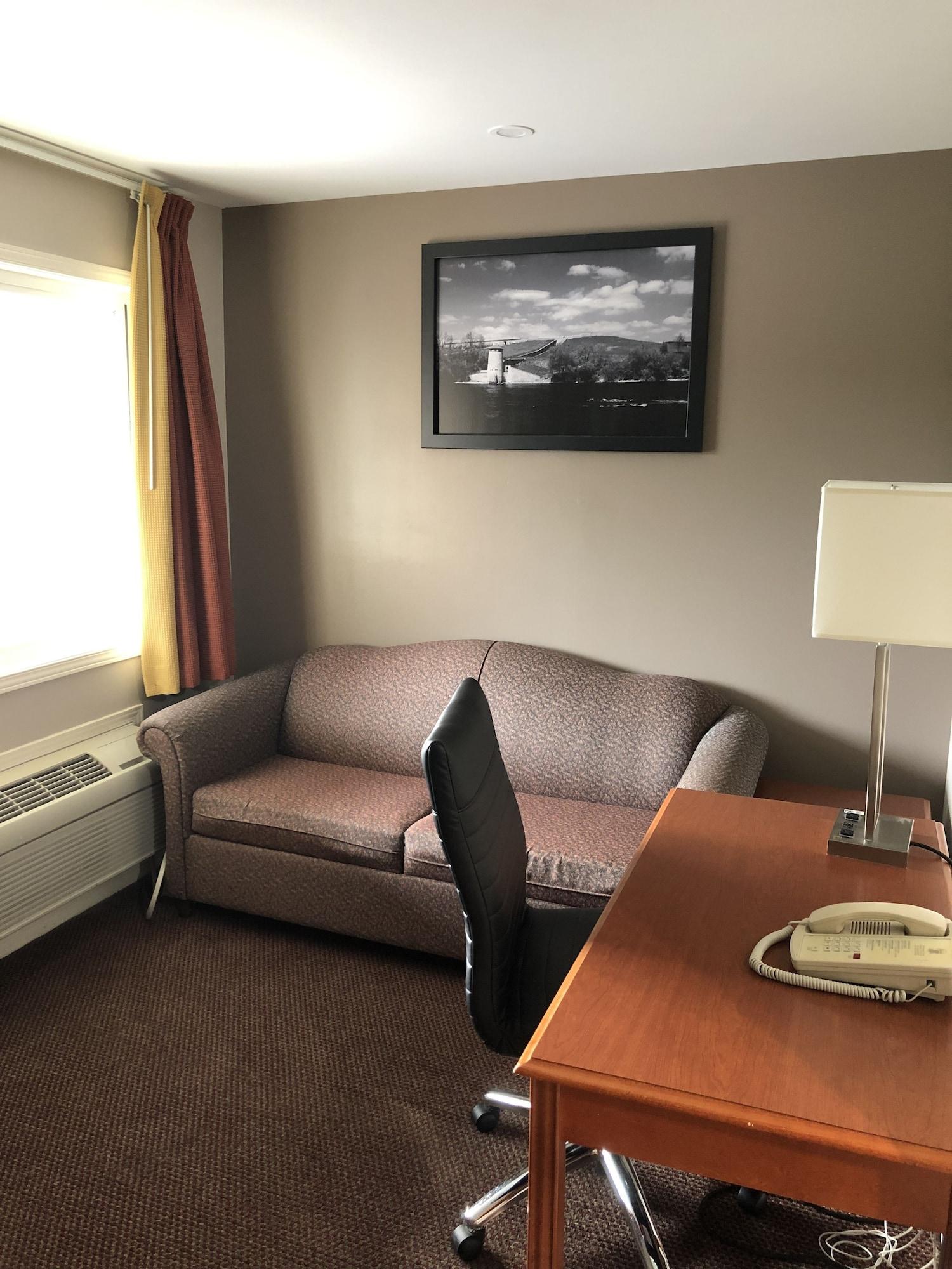 Super 8 By Wyndham Hotel Kingston