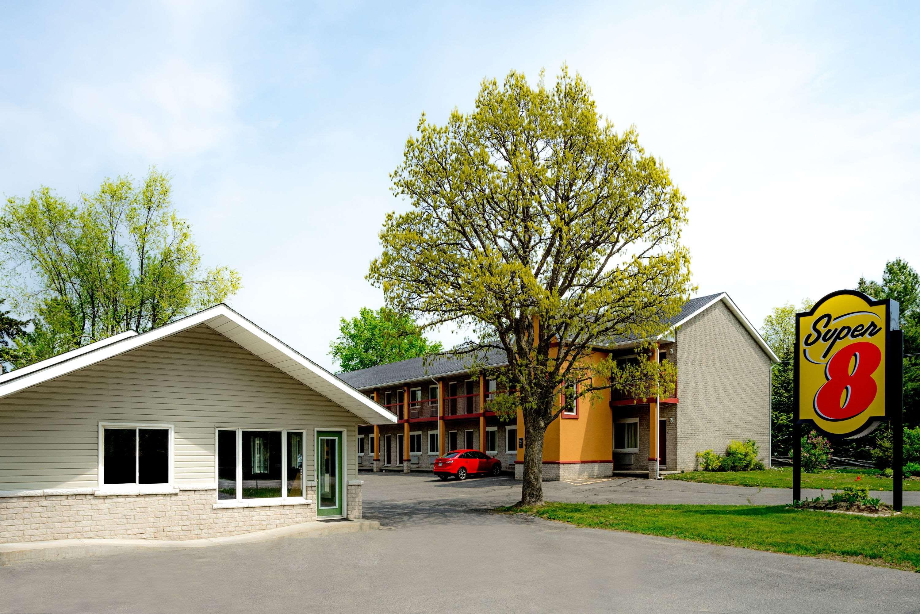 Hotel Super 8 By Wyndham 2*