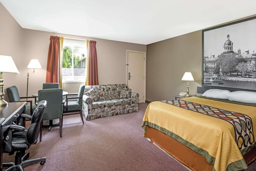 Super 8 By Wyndham 2* Kingston